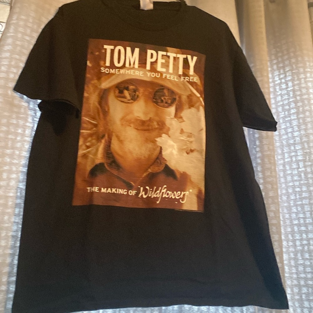 Tom petty tshirt some where you feel free